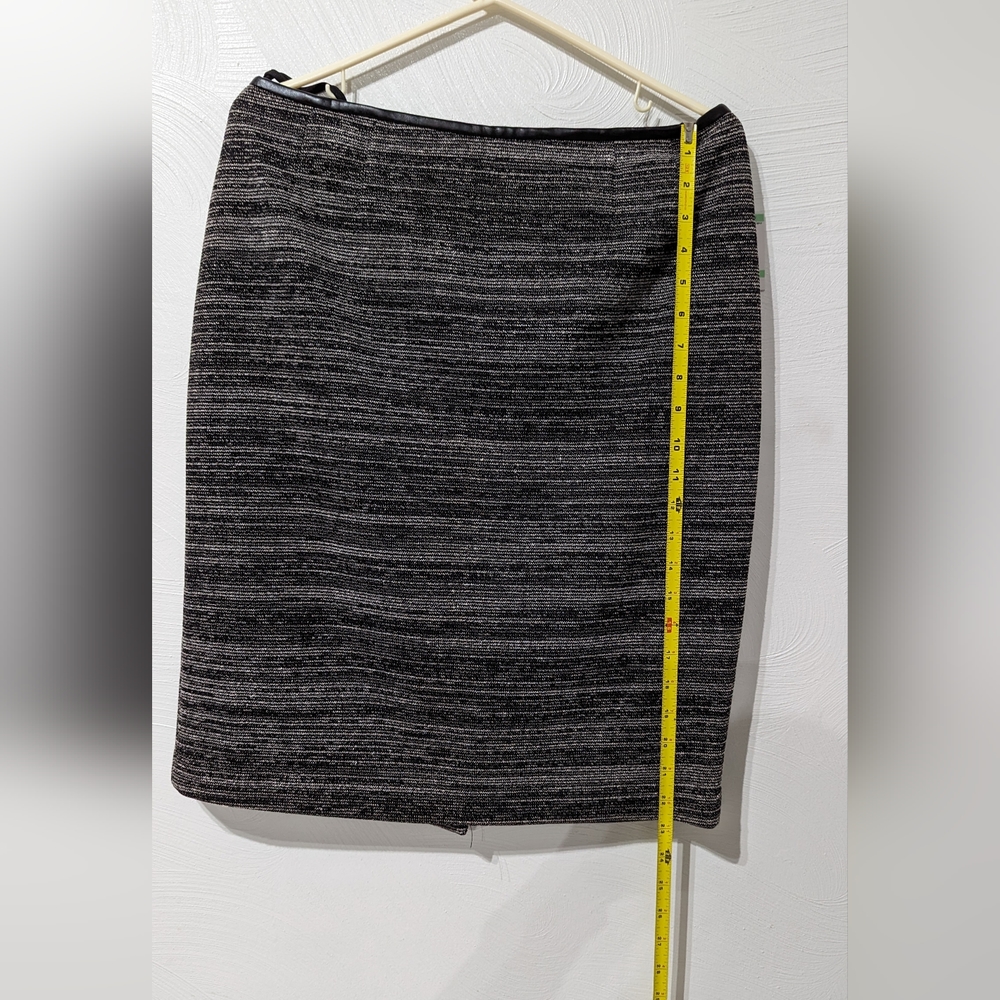 New black skirt